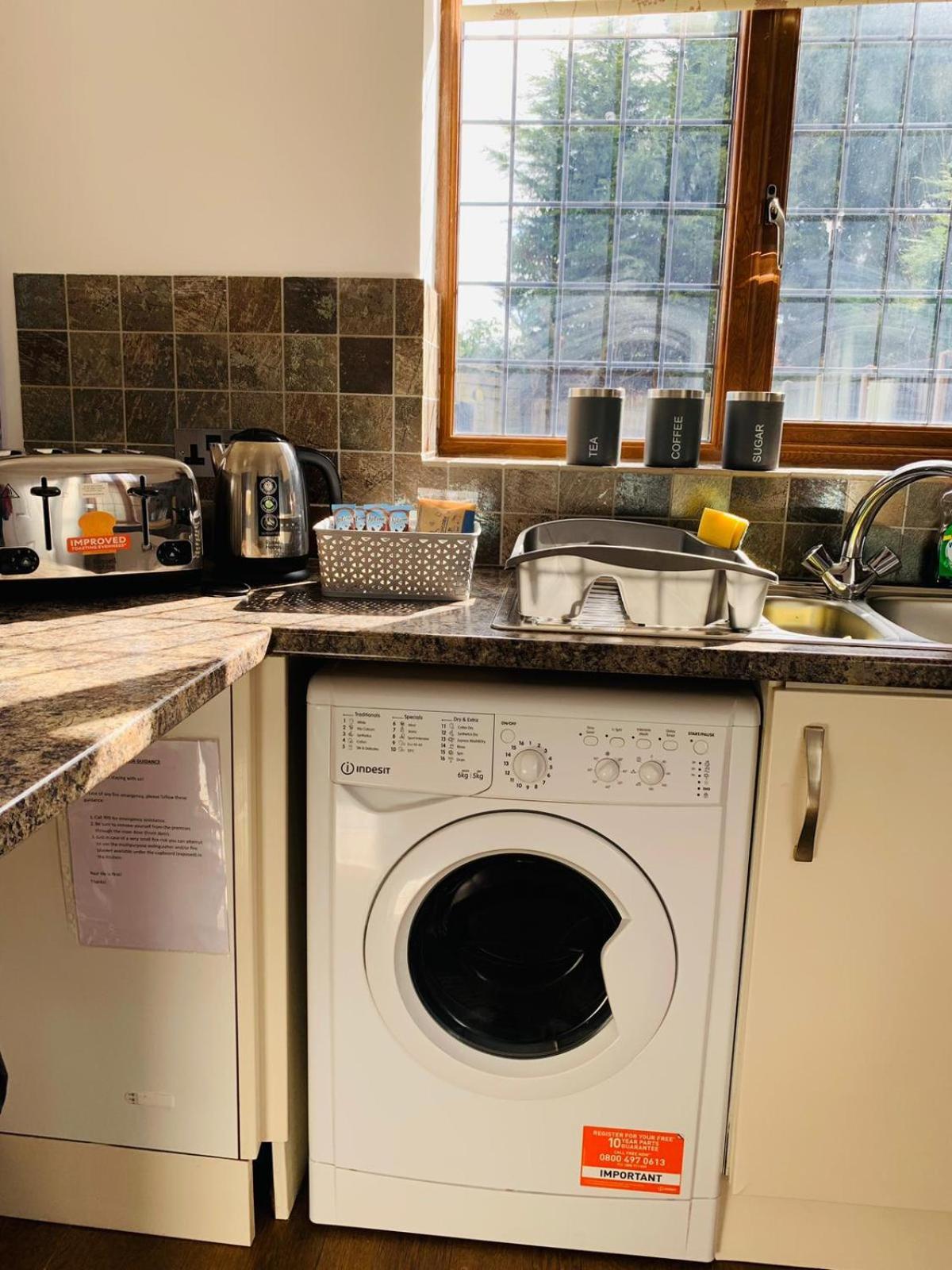 3Br House Ossett-Wakefield, Free Parking 3 Cars Wi Fi Long Stays Εξωτερικό φωτογραφία